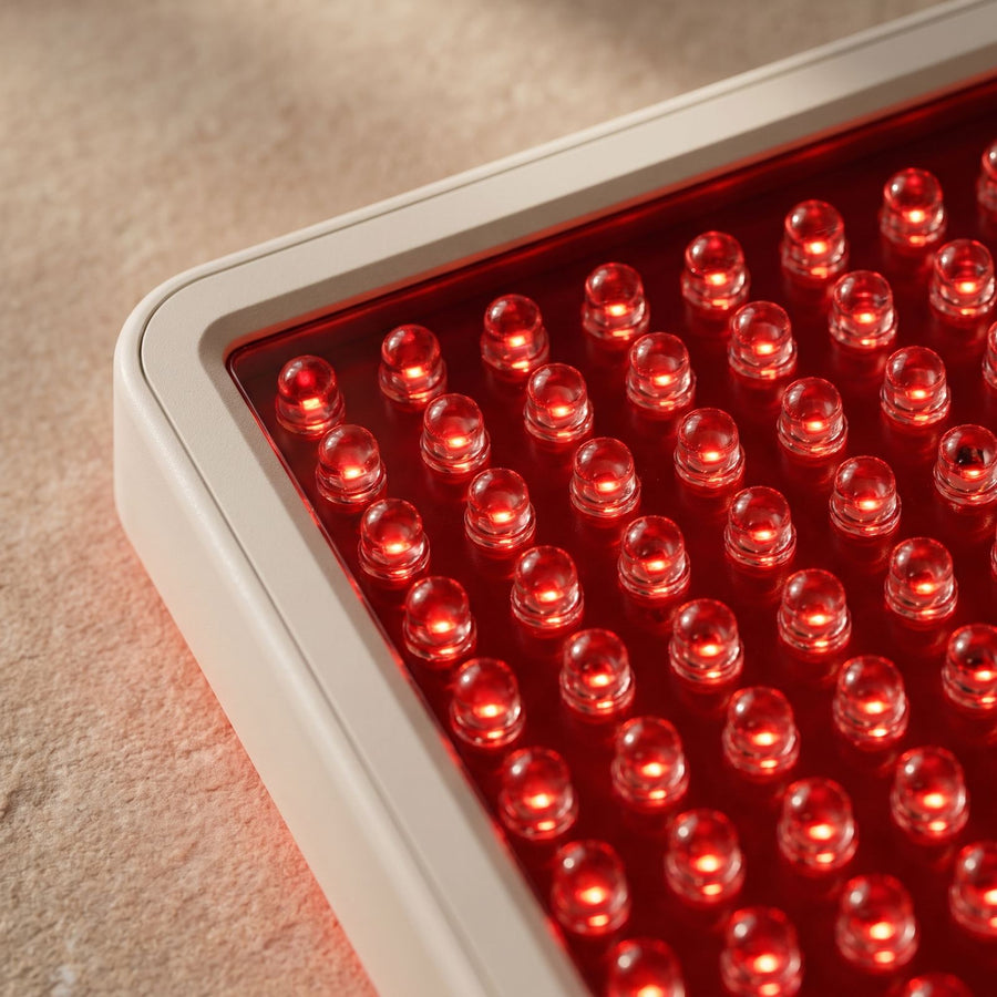 Folliq Portable Face Panel in Red mode, 633 nm LEDs glowing deep red